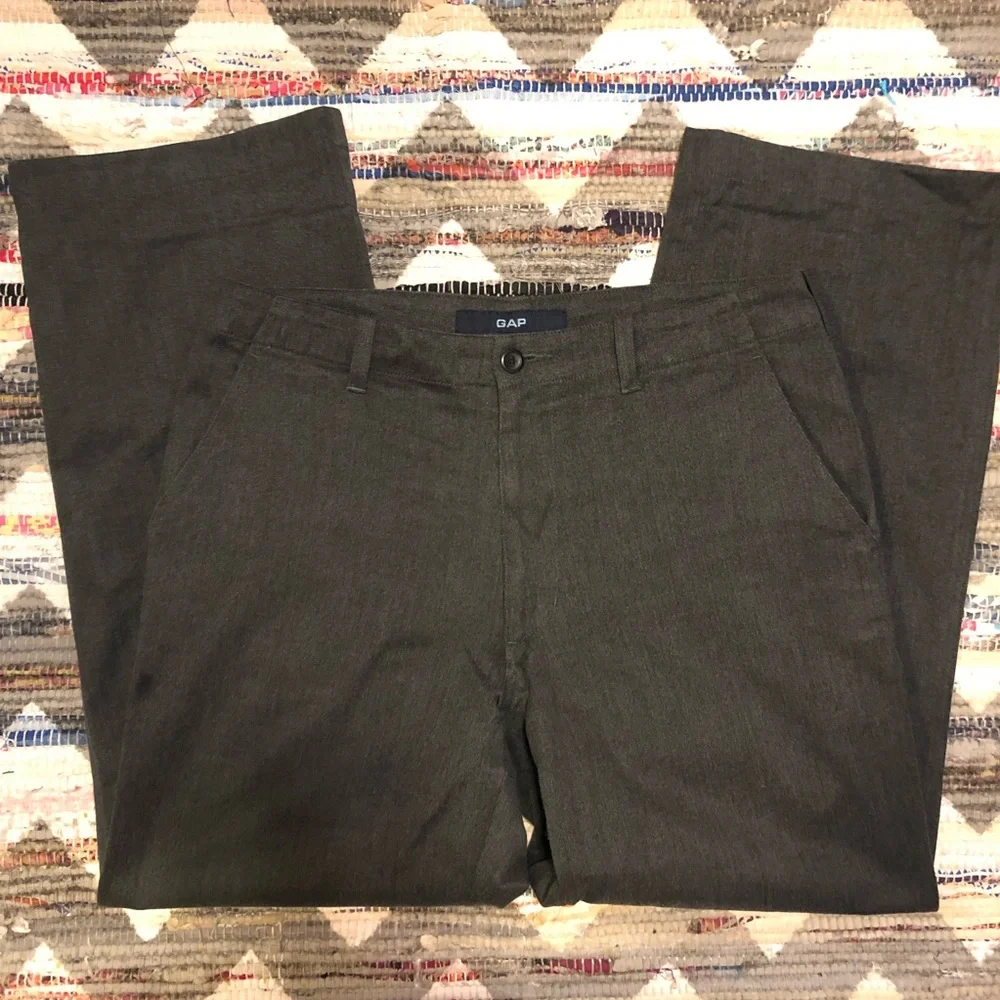 Gap Loose Fit Grey Men’s Dress Pants size 32/30 Work Wear
